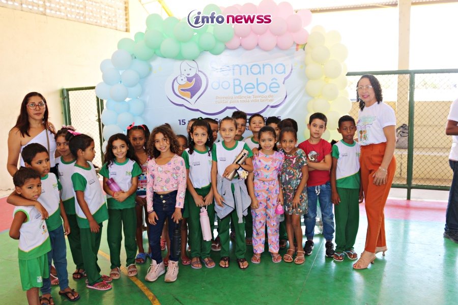 Crianças em ação da primeira infância